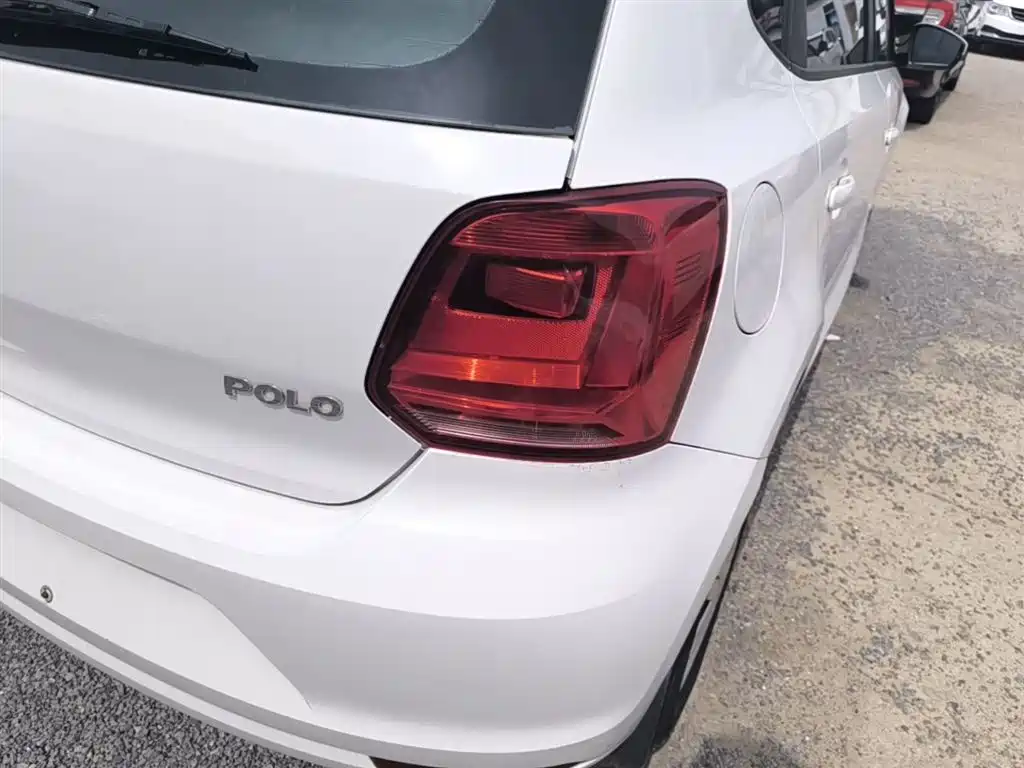 Volkswagen Polo 2016 1.4L Manual Trend фото 8