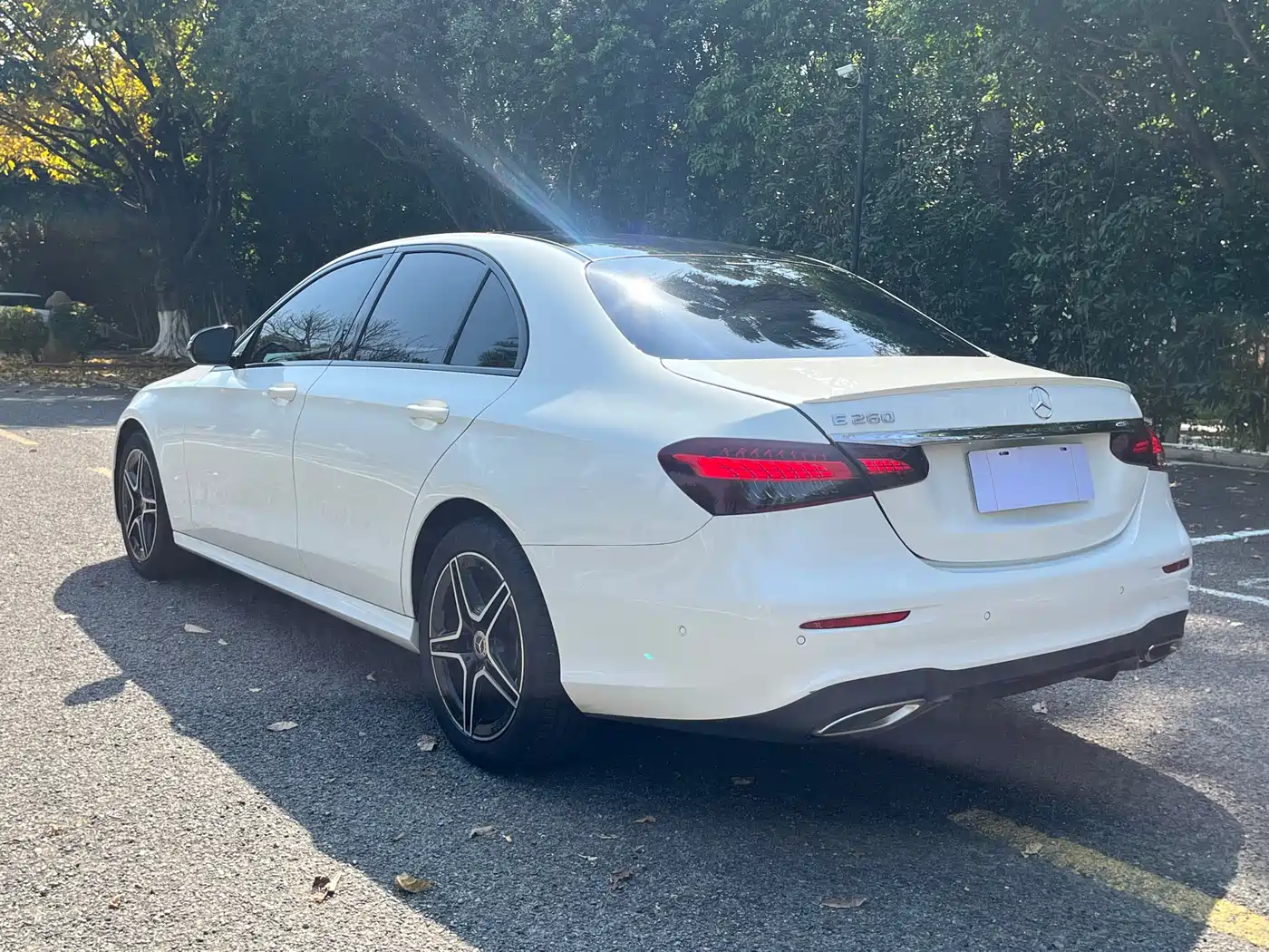 MERCEDES-BENZ E CLASS