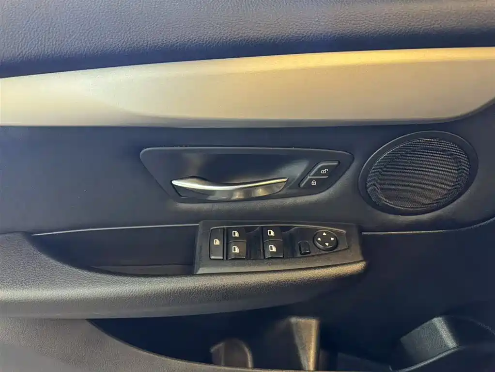 BMW 2 Series Tourer (Import) 2015 218i Leading Type фото 6