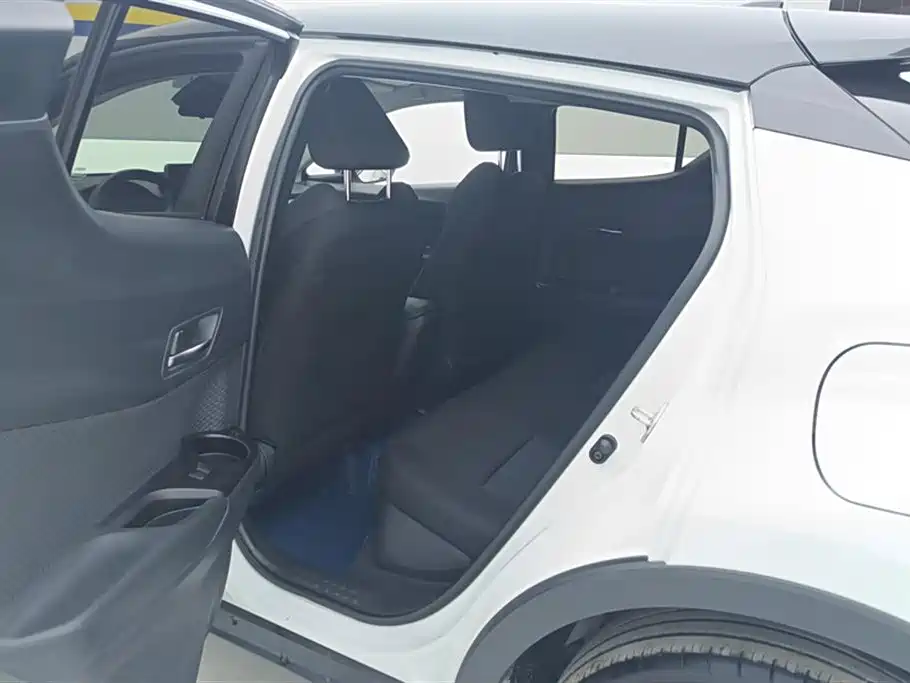 Toyota IZOA 2021 2.0L Yixiang Edition фото 11