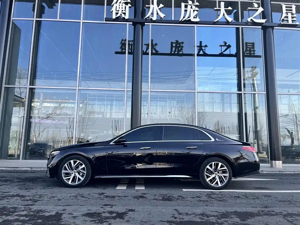 Mercedes-Benz E-Class 2024 E 300 L Fashion фото 2