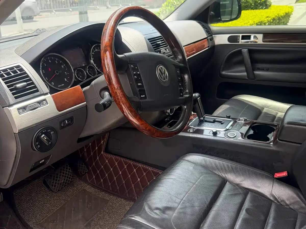Volkswagen Touareg 2007 3.6L Luxury фото 9