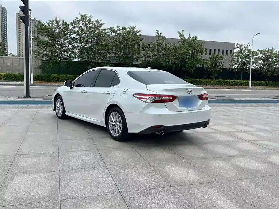 Toyota Camry 2021 2.0G Luxury Edition фото 11
