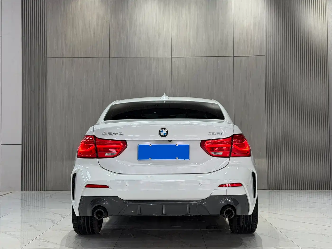 BMW 1 Series 2022 125i M Sport Shadow Edition фото 4