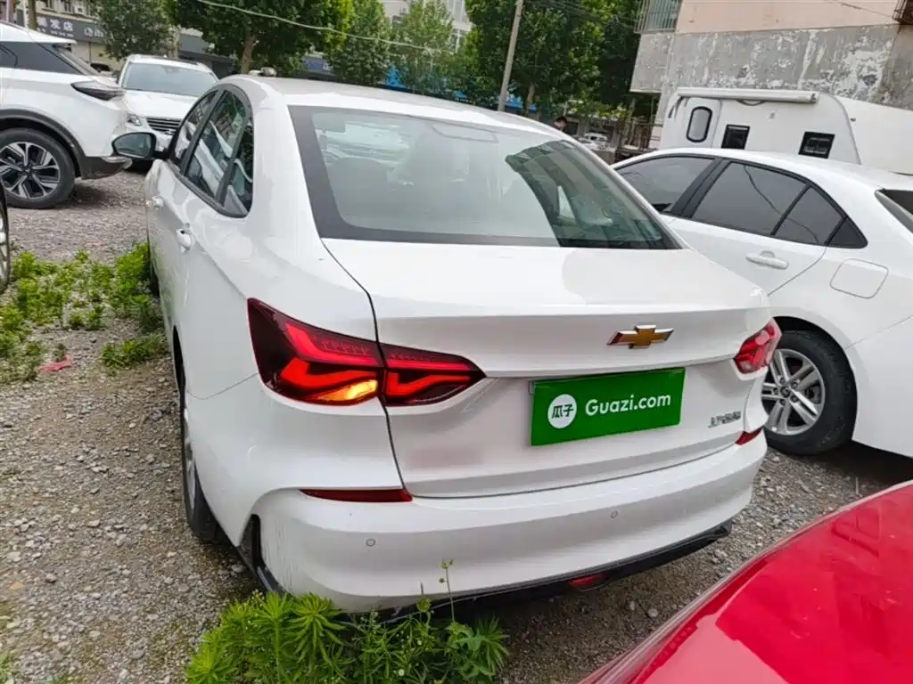 CHEVROLET CRUZE