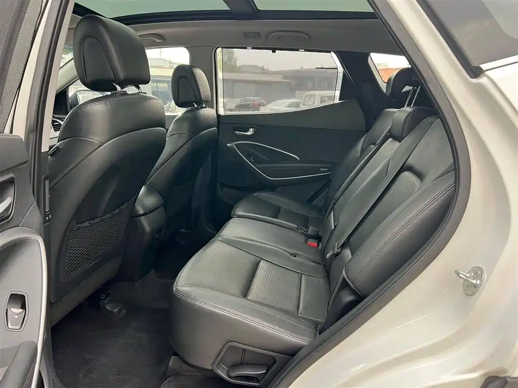 Hyundai Santa Fe 2013 Model 2.4L Automatic 2WD Smart фото 10