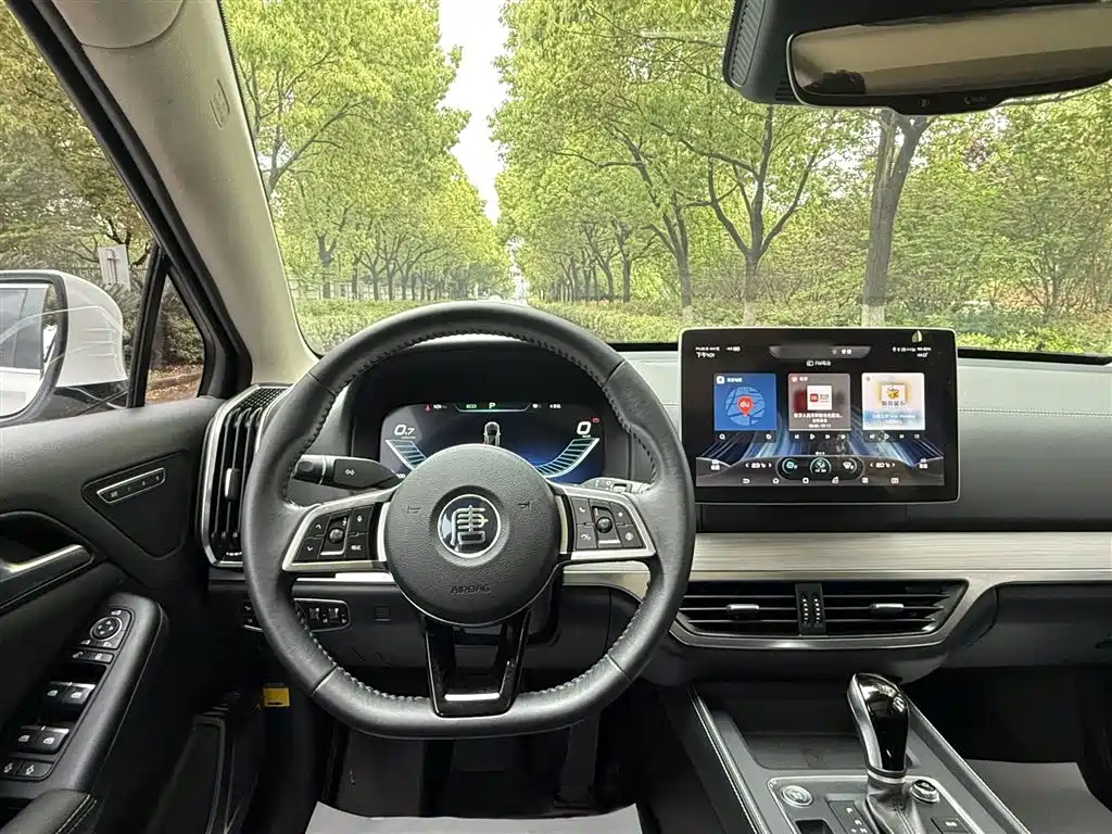 BYD Tang 2018 2.0T Automatic Smart Connection Honor Edition 7-Seater China V фото 3
