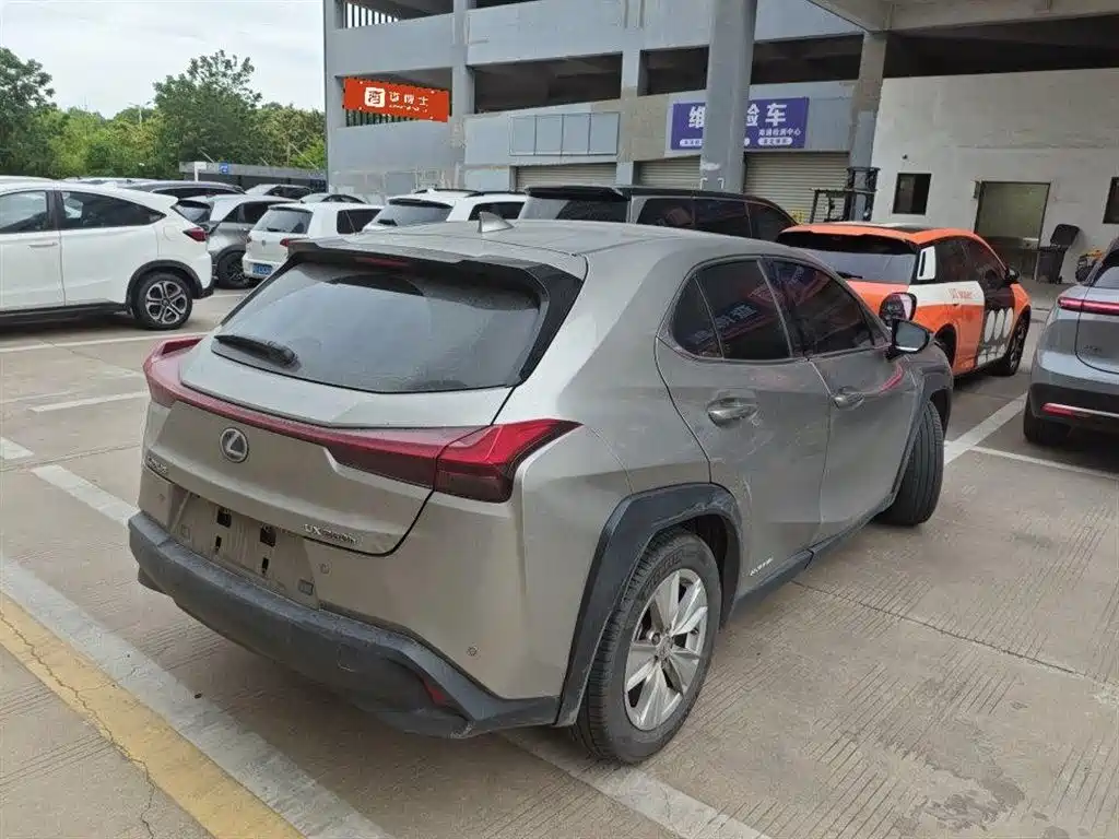 Lexus UX 2020 260h Explore Fun Edition China V фото 13