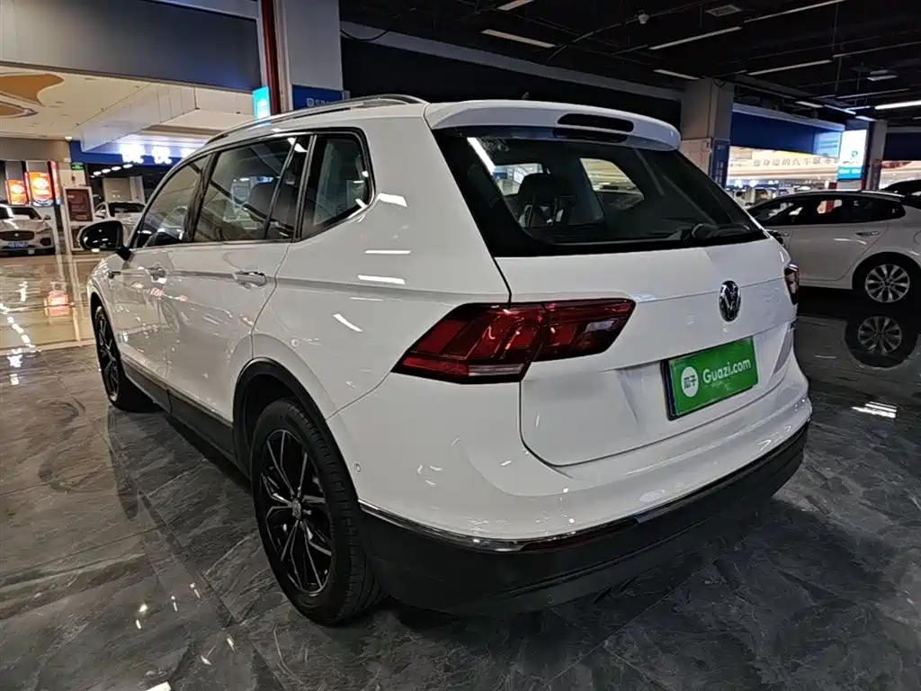 Volkswagen Tiguan L 2019 330TSI Automatic 2WD Smart Luxury Edition China VI фото 5