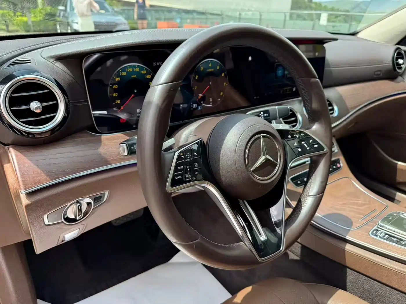 Mercedes-Benz E-Class 2021 E 300 L Fashion фото 21