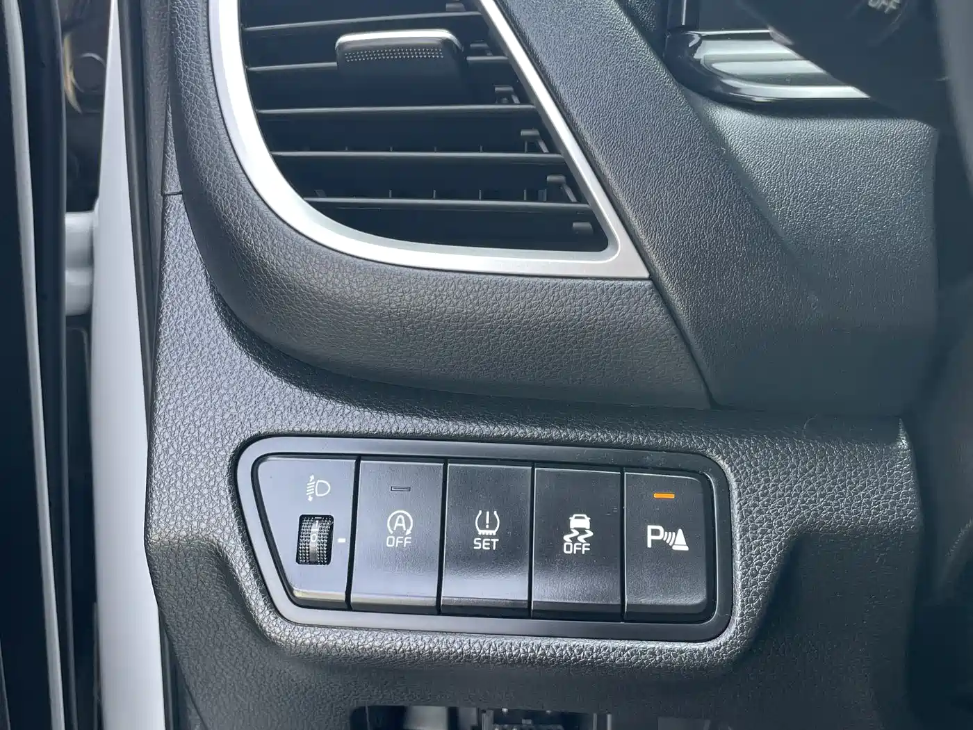 Kia Seltos 2023 1.4T DCT Premium Luxury Edition фото 8