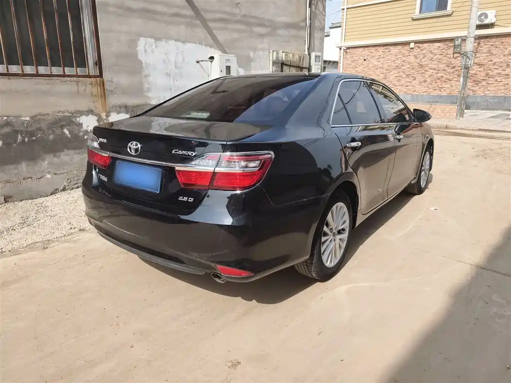 Toyota Camry 2015 2.5G Luxury Navigation Edition фото 6