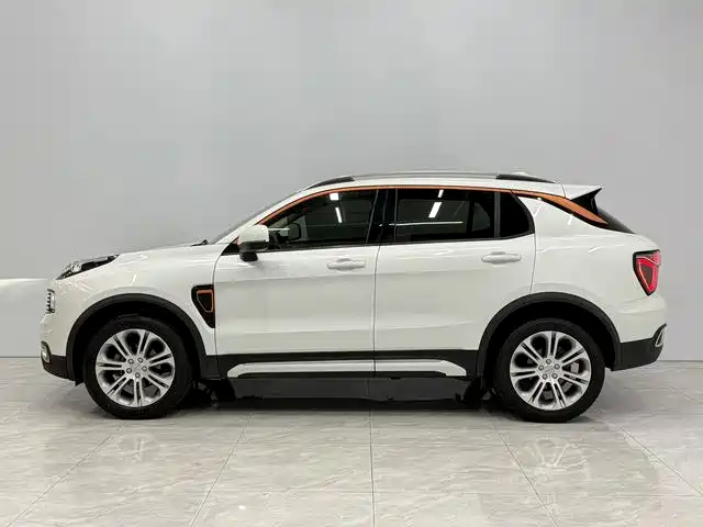 Lynk & Co 01 2019 2.0T 2WD Pro Edition China V фото 4