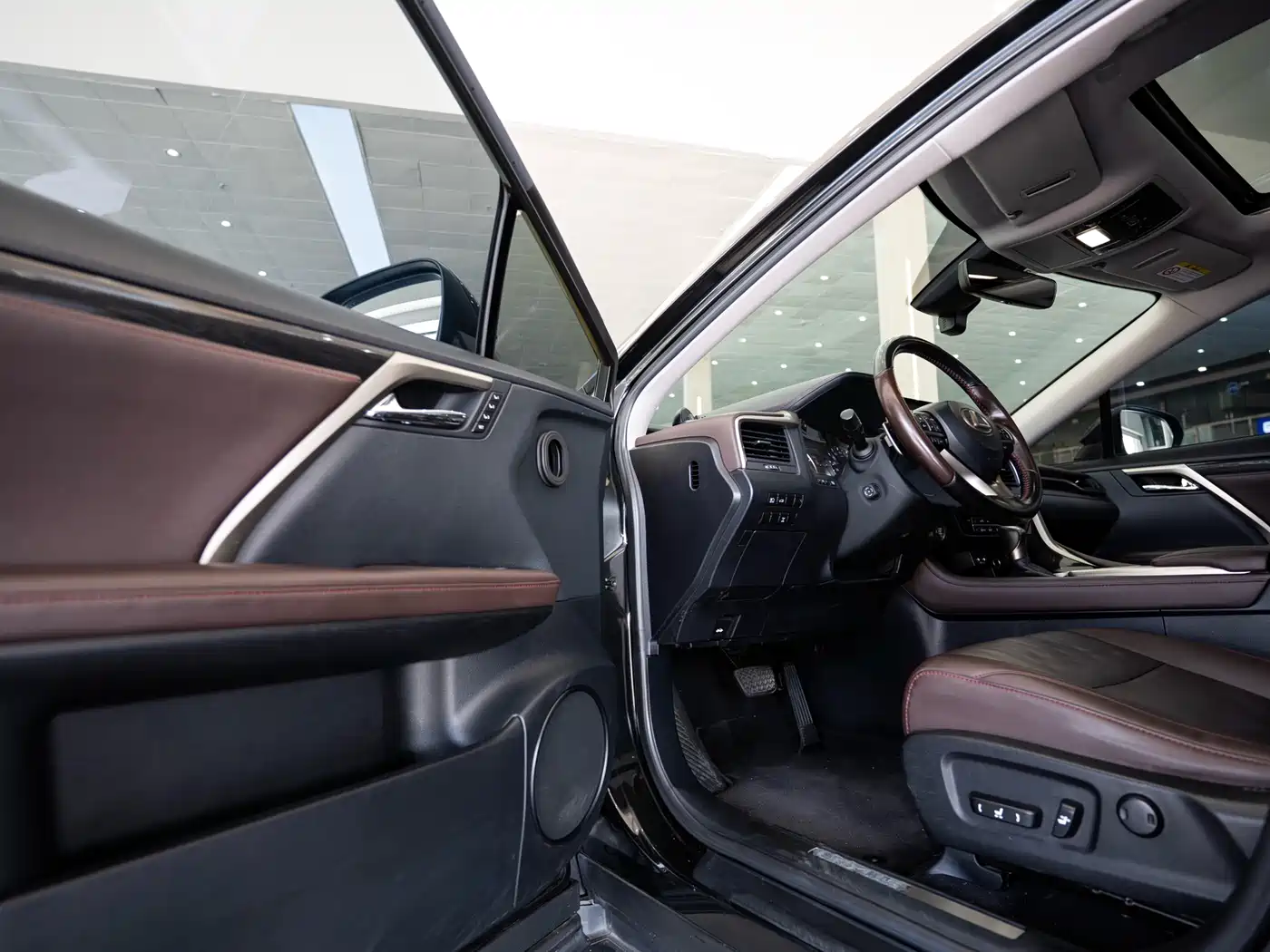 Lexus RX 2020 Facelift 300 AWD Elegance Edition фото 8