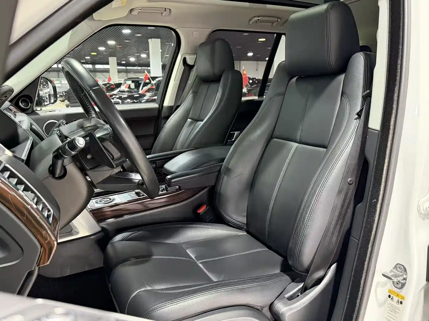 Land Rover Range Rover 2017 3.0 SC V6 Golden Age Edition фото 5
