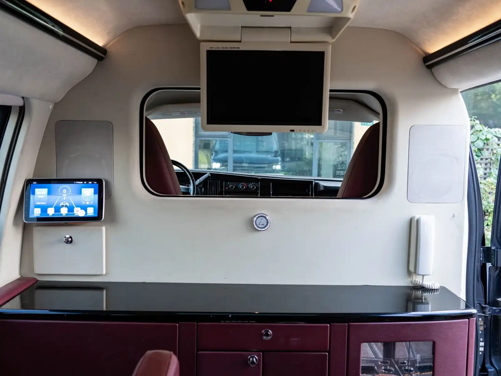 Photo 22 - GMC Savana