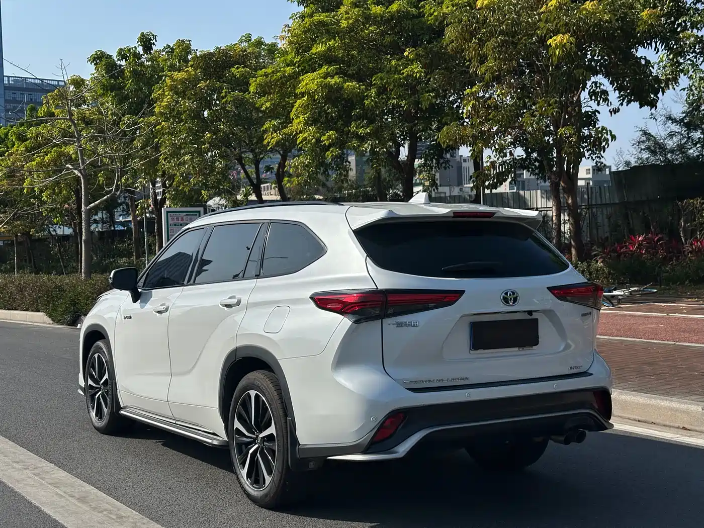 Toyota Crown Kluger 2022 2.5L HEV 4WD Luxury Edition фото 6