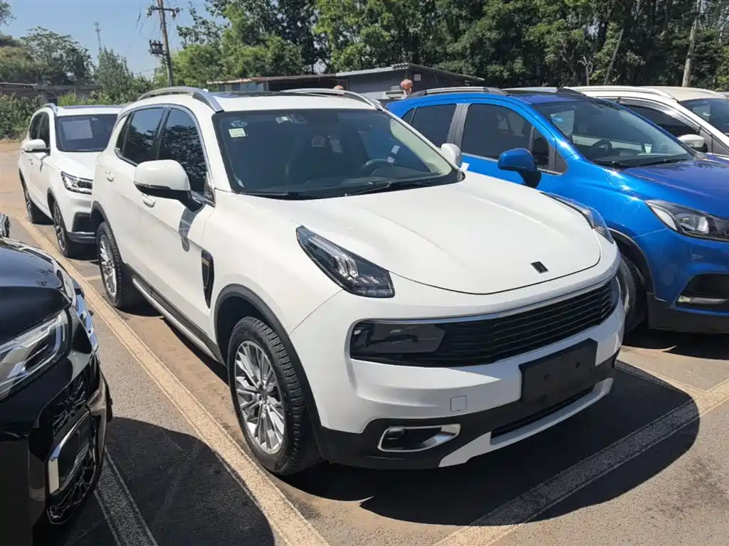 Lynk & Co 01 2018 2.0T 2WD Type+ Edition фото 4