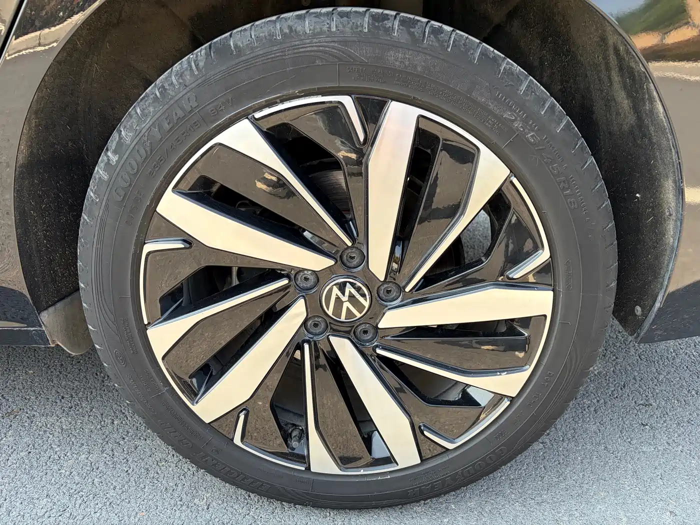 Volkswagen Passat 2022 330TSI Starlight Luxury Edition фото 10