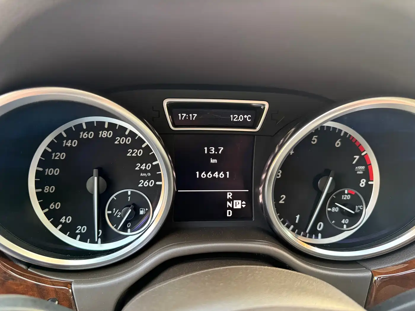 Mercedes-Benz M-Class 2012 Model ML 350 Luxury фото 16