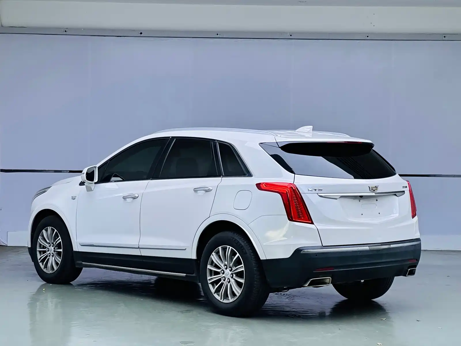 صورة 4 - Cadillac XT5