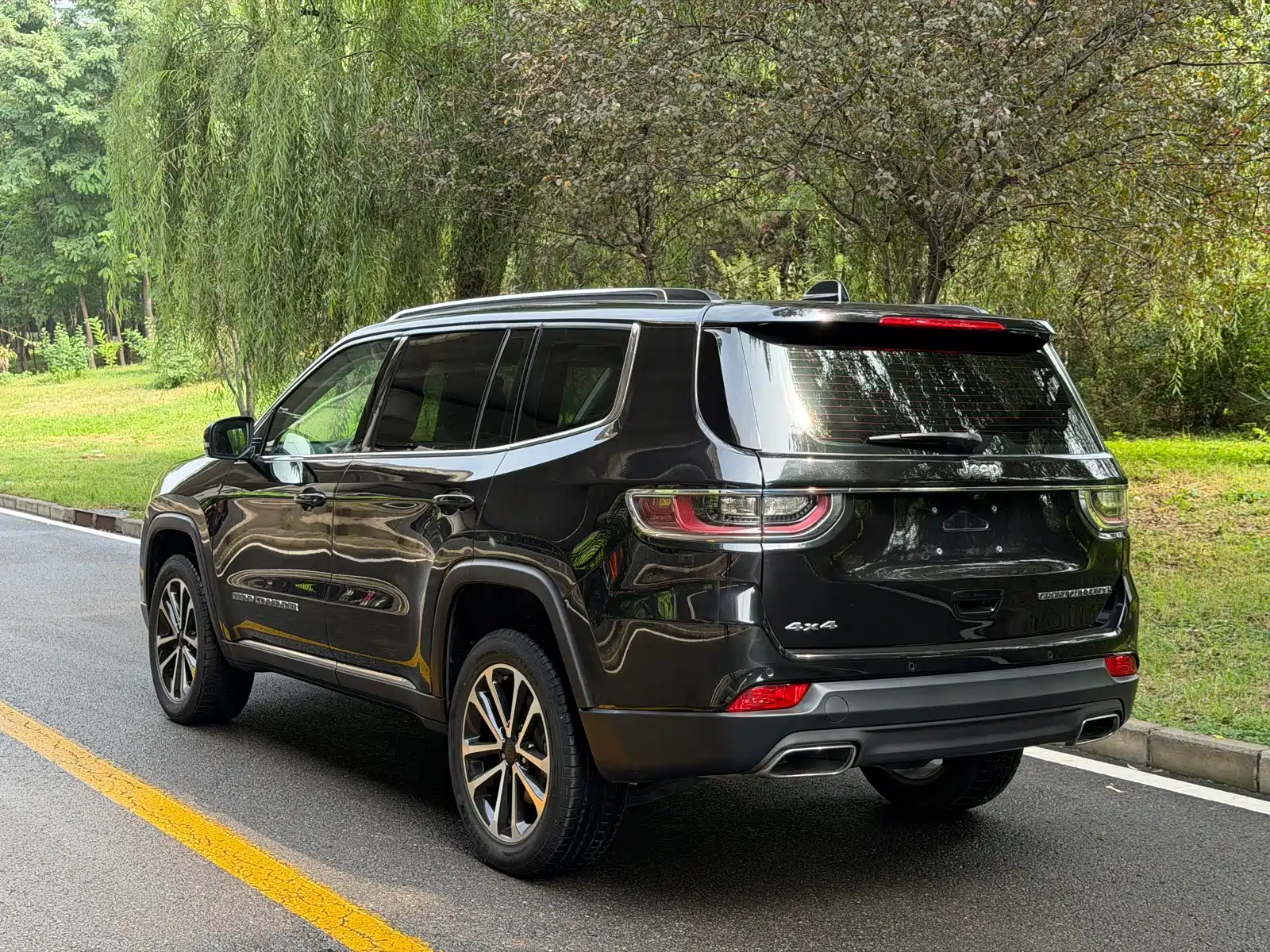 Фото 5 - Jeep Grand Commander