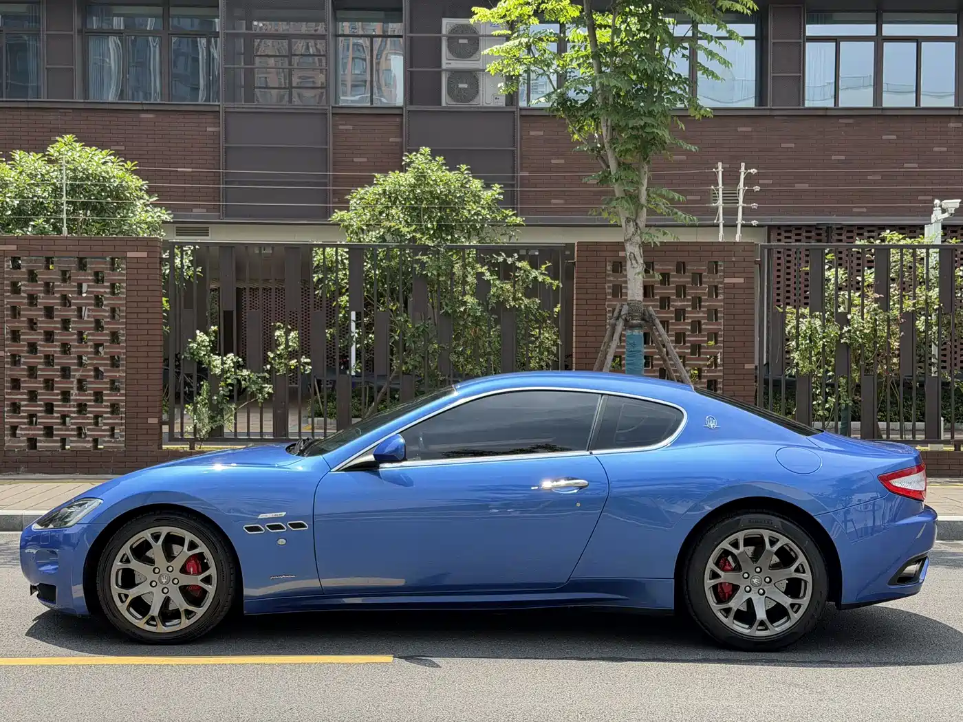Maserati GranTurismo 2018 2007 4.2L Standard