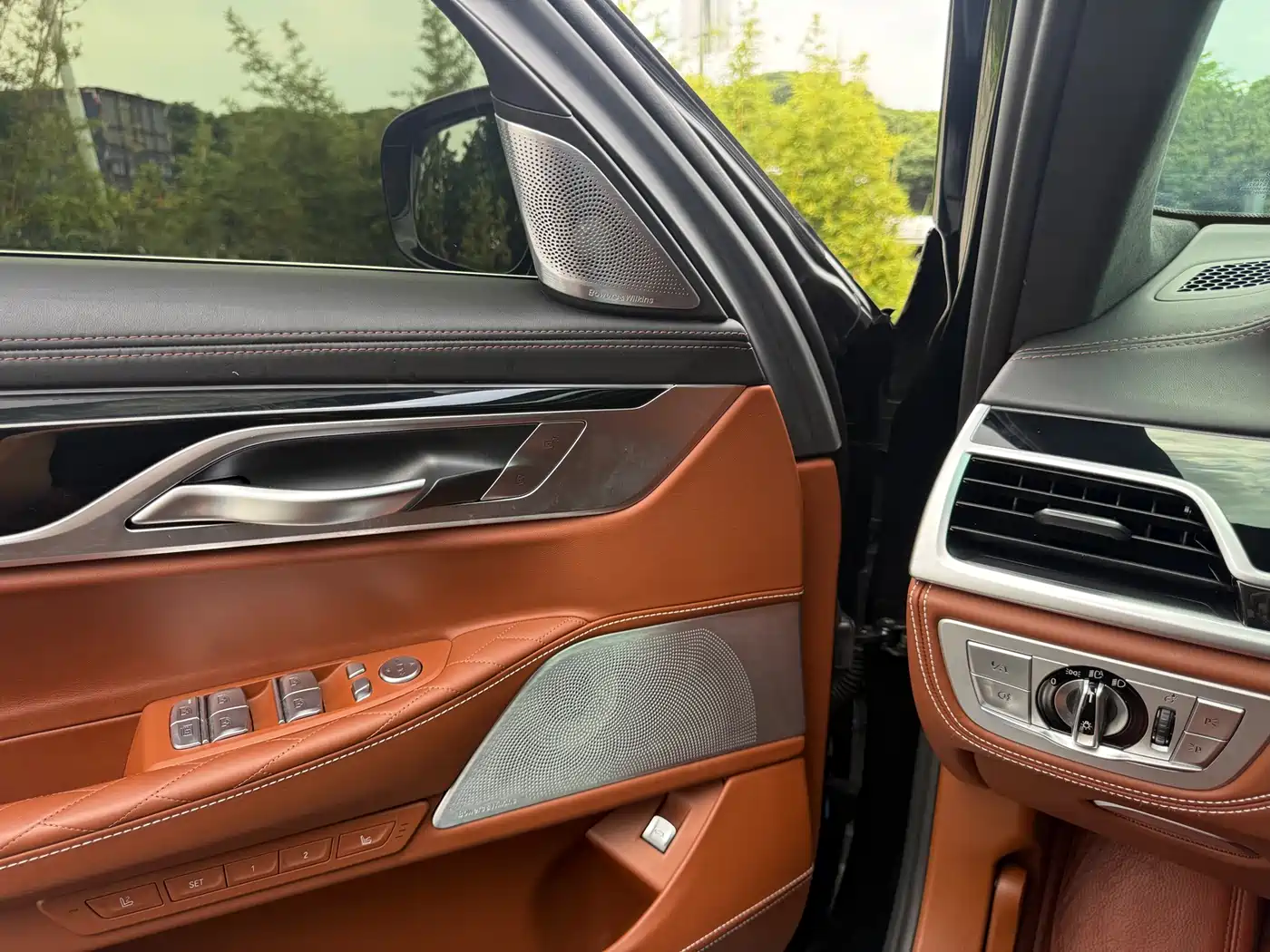 BMW 7 Series 2019 750Li xDrive V8 M Sport Package фото 6