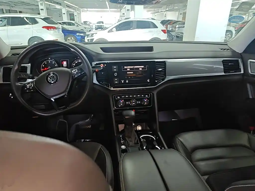 Volkswagen Teramont 2019 330TSI 2WD Luxury China V фото 10