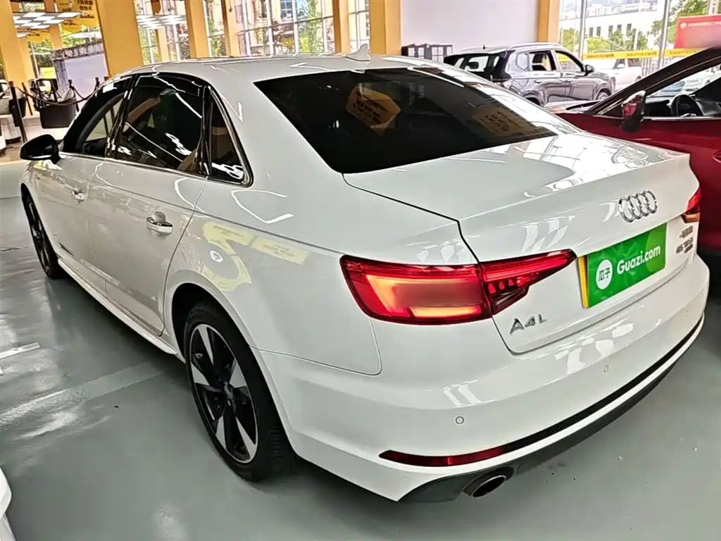 Audi A4L 2017 Model 45 TFSI quattro Sport Version фото 5