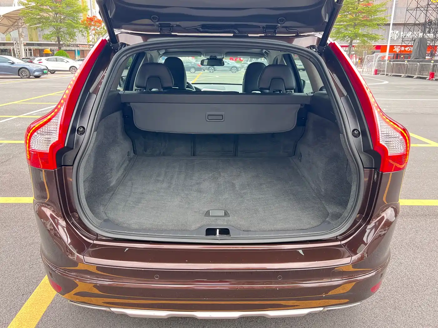 Фото 17 - Volvo XC60