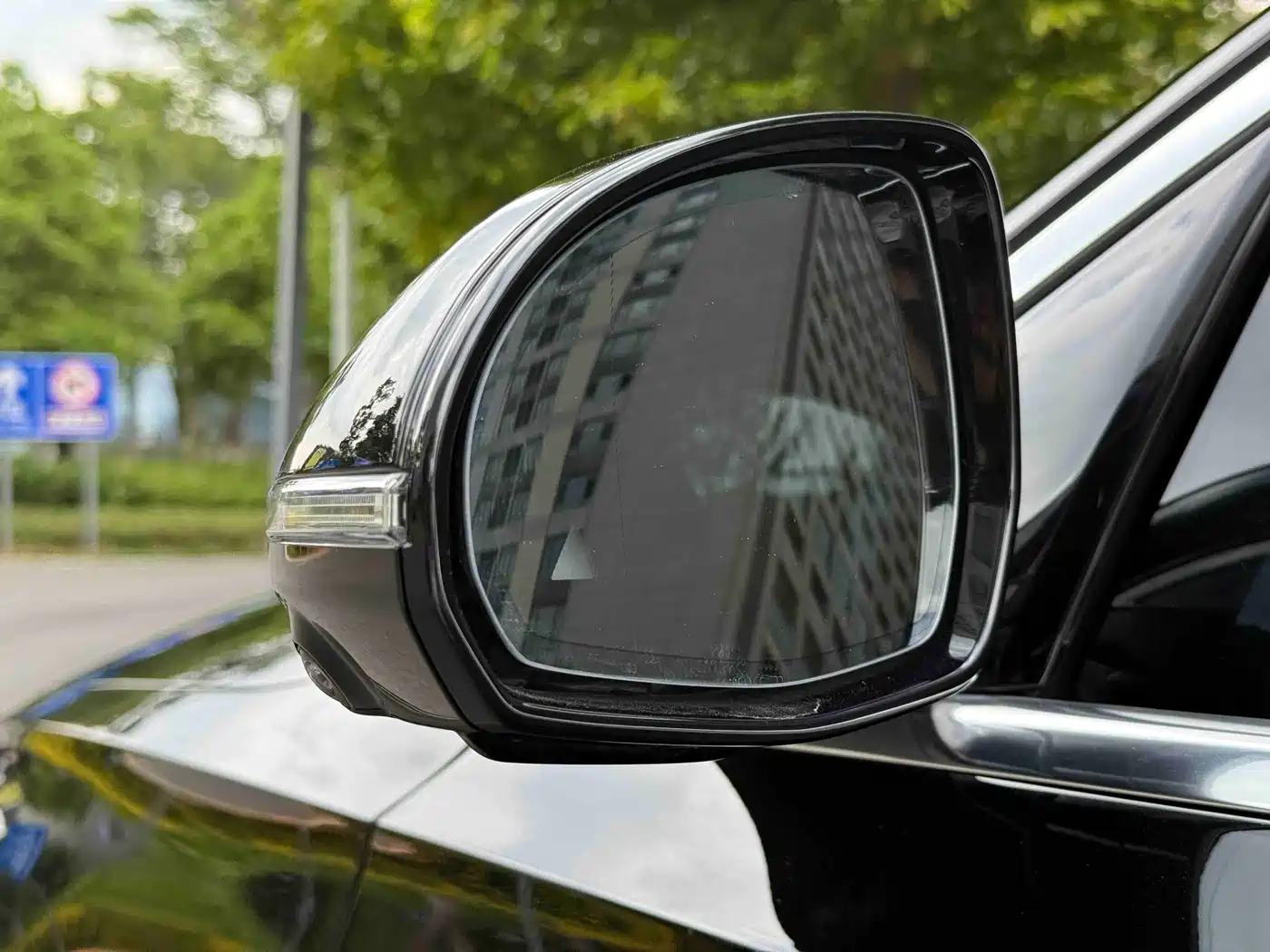 Mercedes-Benz E-Class 2024 E 300 L Fashion фото 10