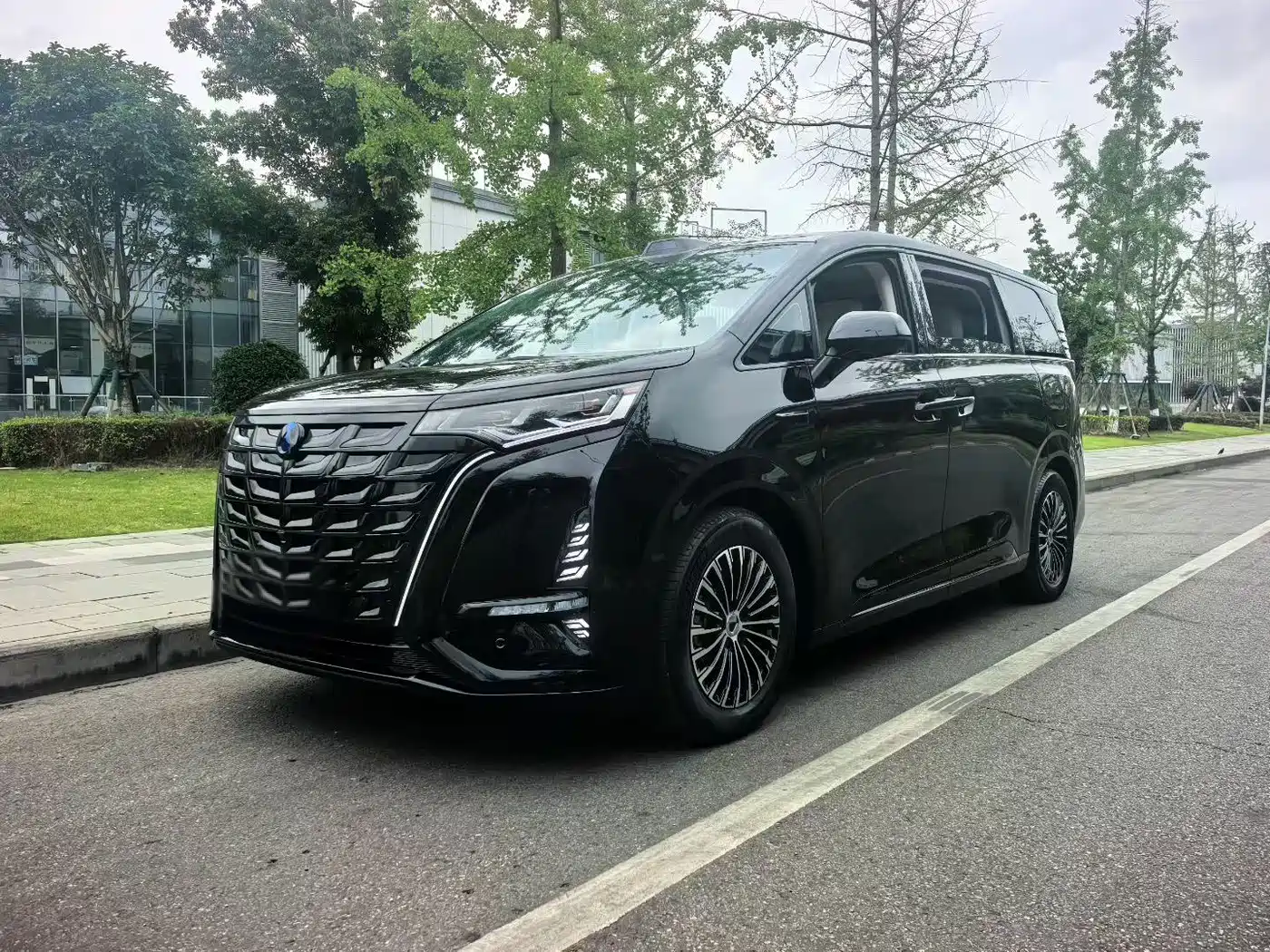 Denza D9 2025 DM-i Smart Drive Edition 1020 AWD Prestige