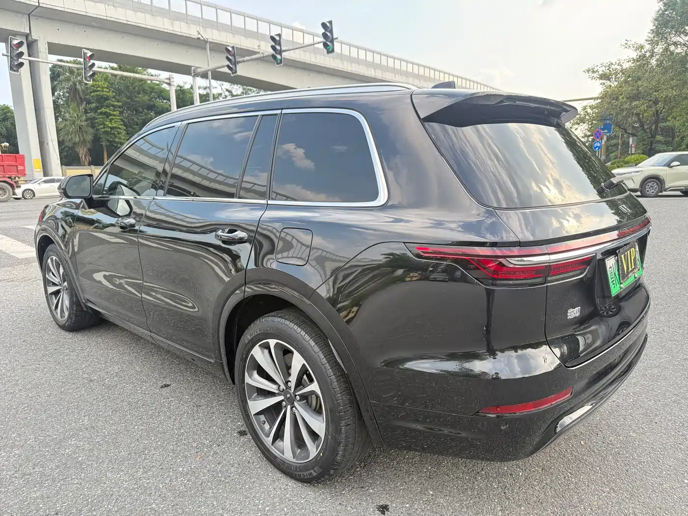 Фото 7 - Li Auto Li ONE