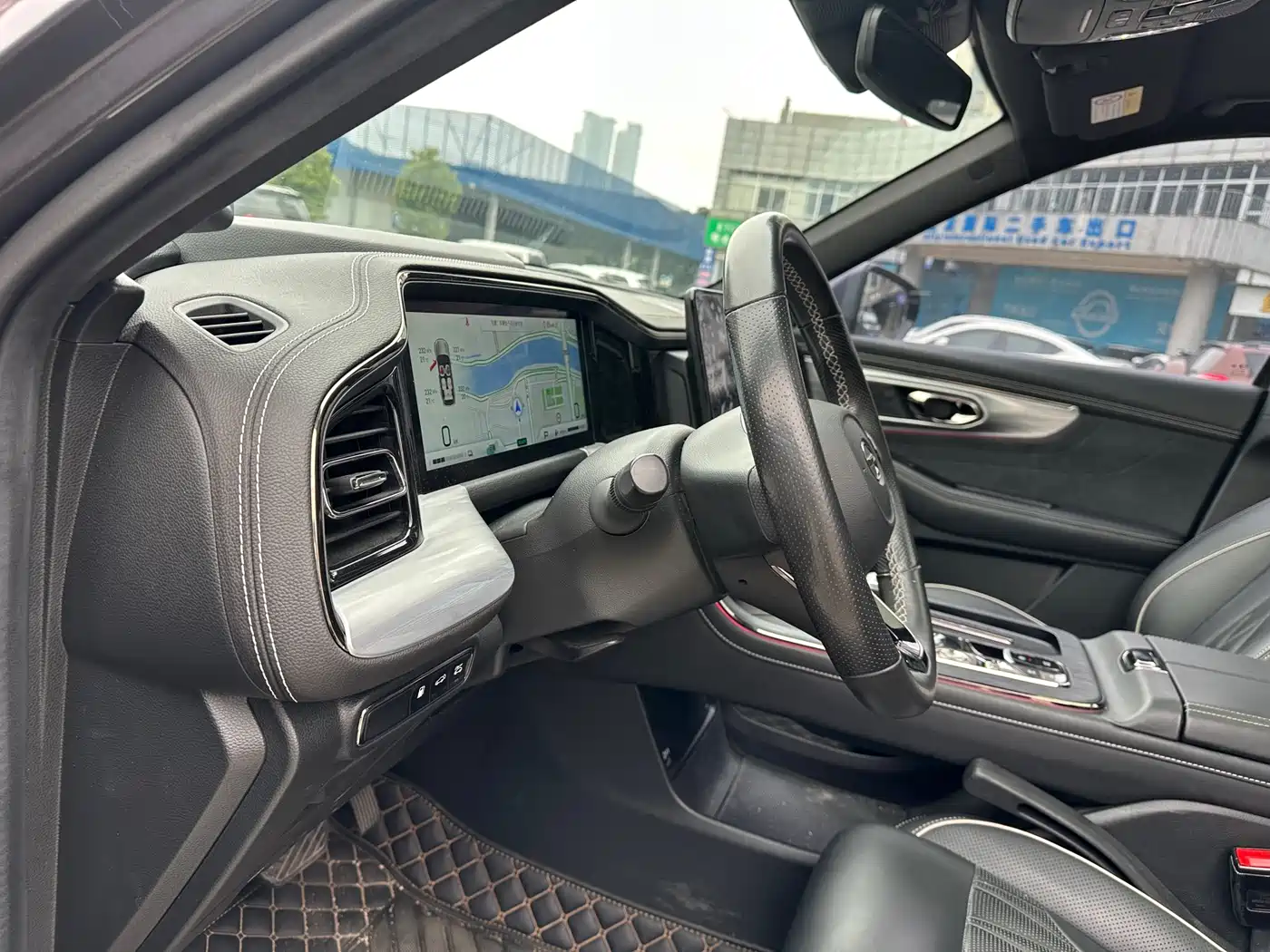 GAC Trumpchi Trumpchi GS8 2022 Dual Engine Series 2.0TM 2WD Premium Edition (6-Seater) фото 11