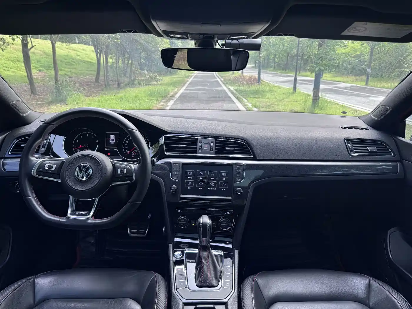 Volkswagen Lamando 2017 2.0T GTS фото 5