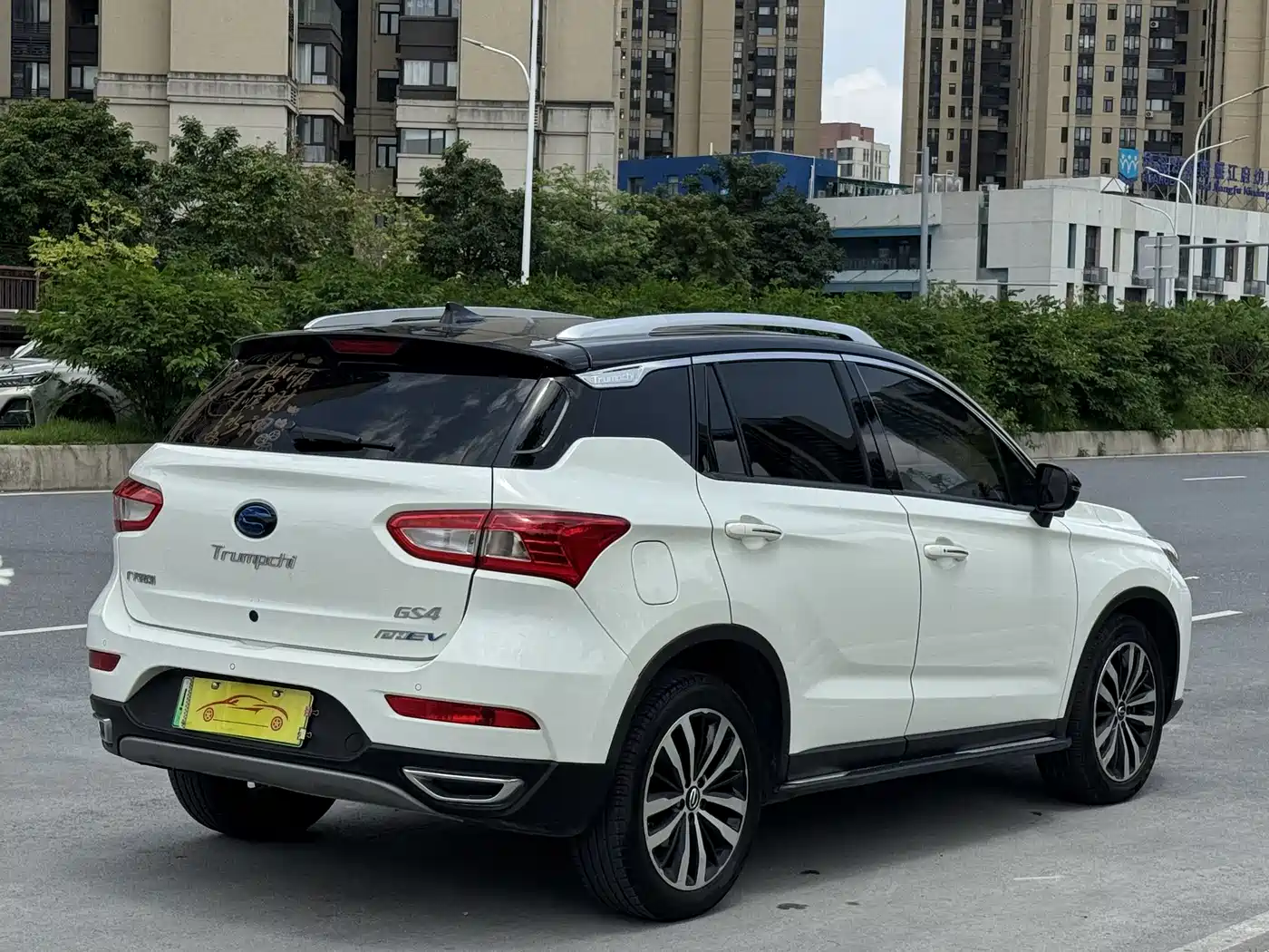 GAC Trumpchi Trumpchi GS4 New Energy 2017 1.5L PHEV Premium Edition фото 3