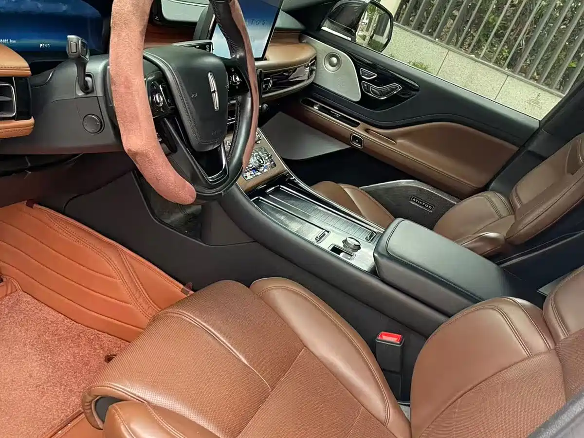 Lincoln Aviator 2020 3.0T V6 4WD Executive Edition фото 10