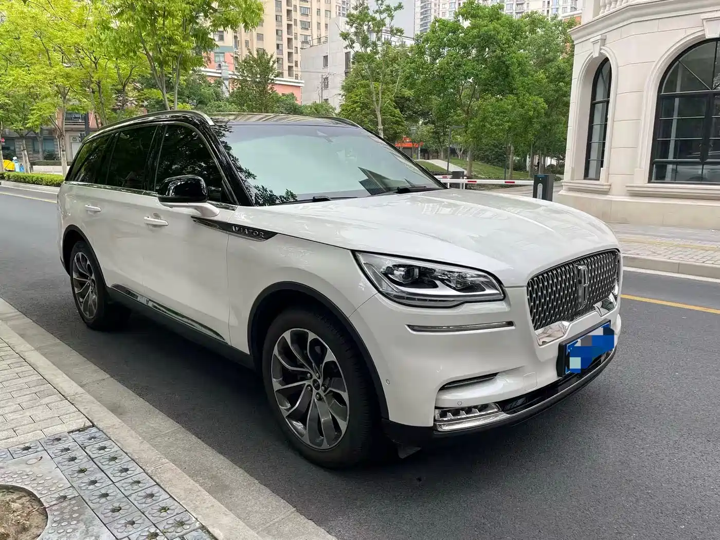 Lincoln Aviator 2020 3.0T V6 4WD Executive Edition фото 3