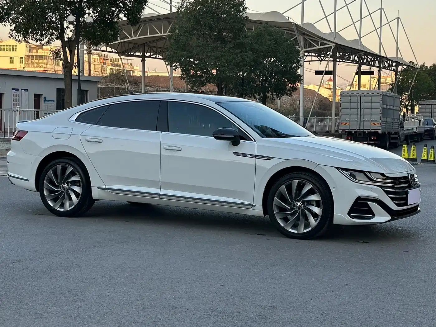 Volkswagen FAW-Volkswagen CC 2023 380TSI Eye-catching Edition фото 3