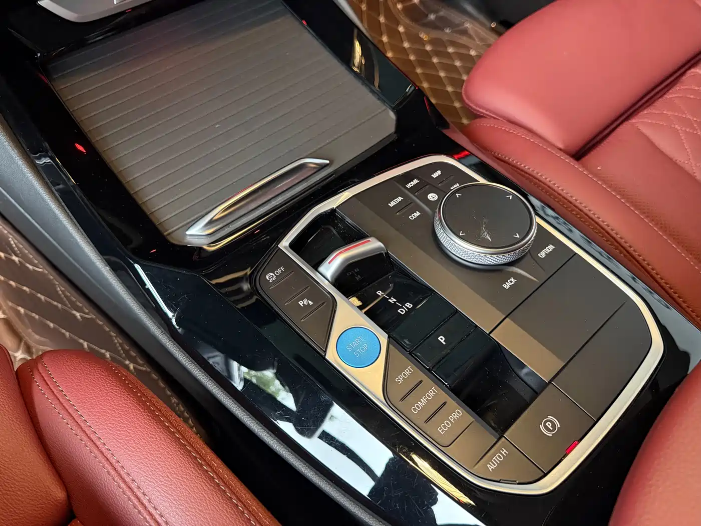 BMW iX3 2024 Leading Edition фото 14