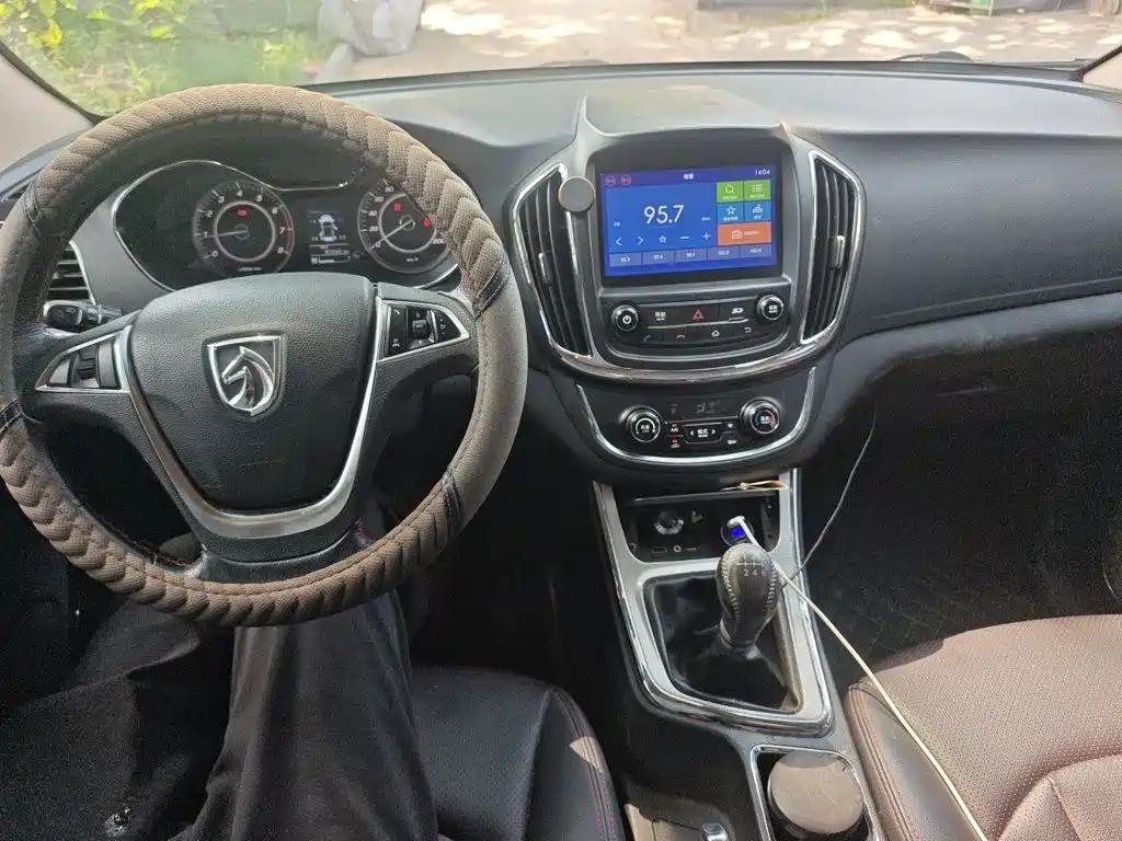 Baojun 560 2016 2016 1.5T Manual Luxury