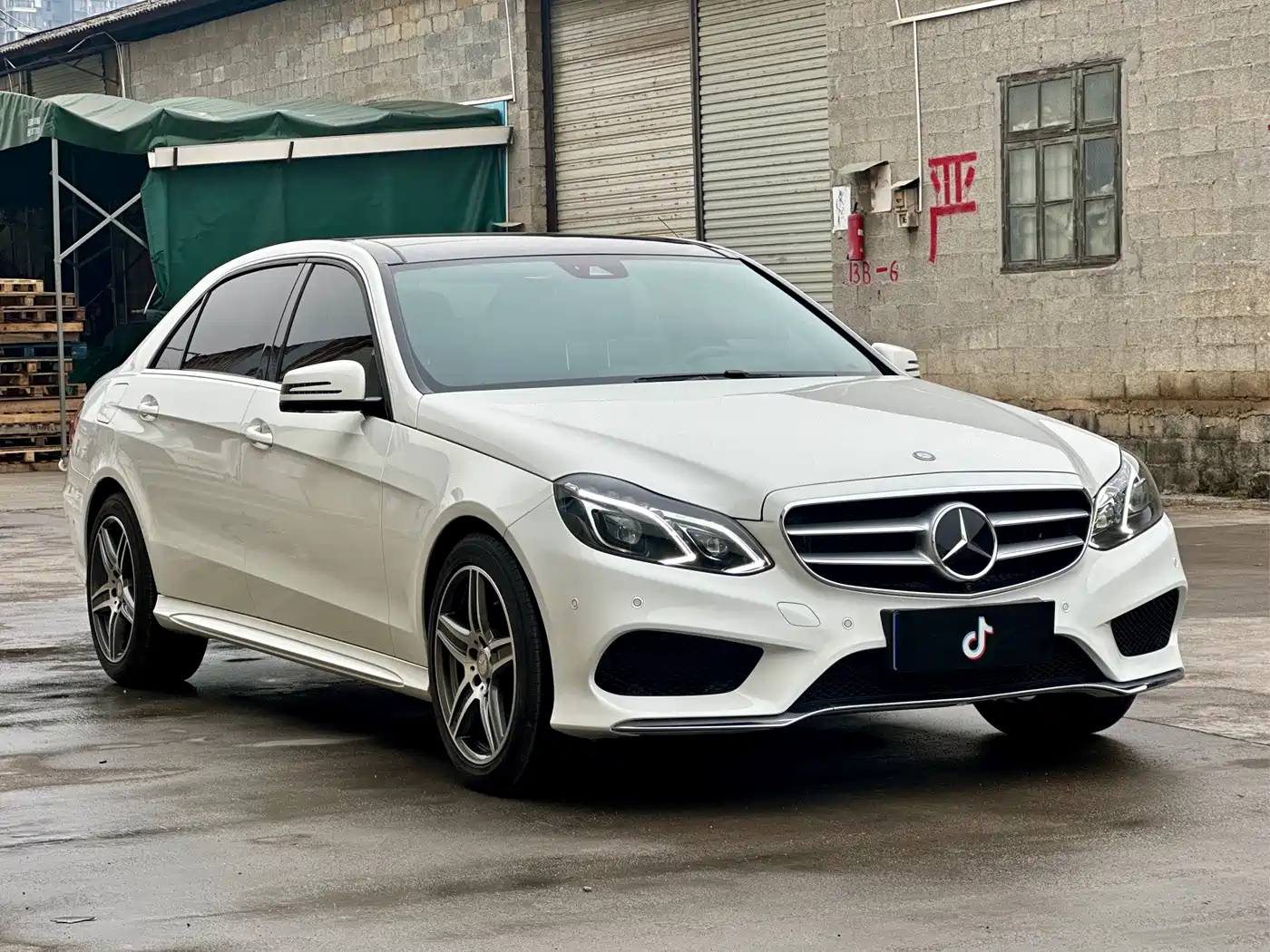 Mercedes-Benz E-Class 2015 E 320 L Sport 4MATIC фото 3