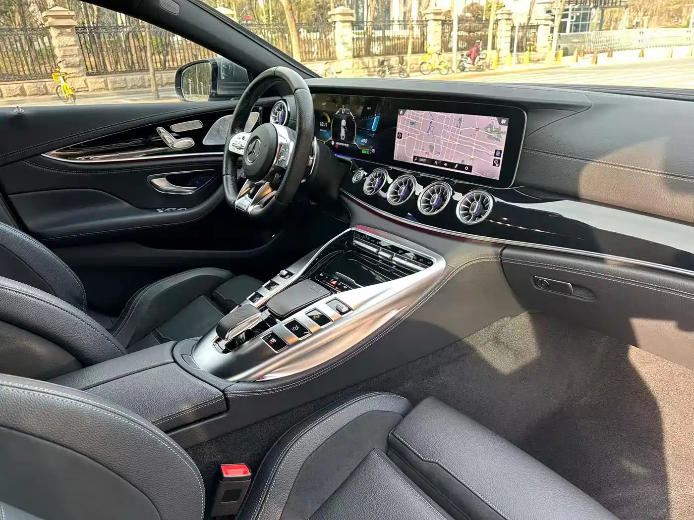 MERCEDES-BENZ AMG GT