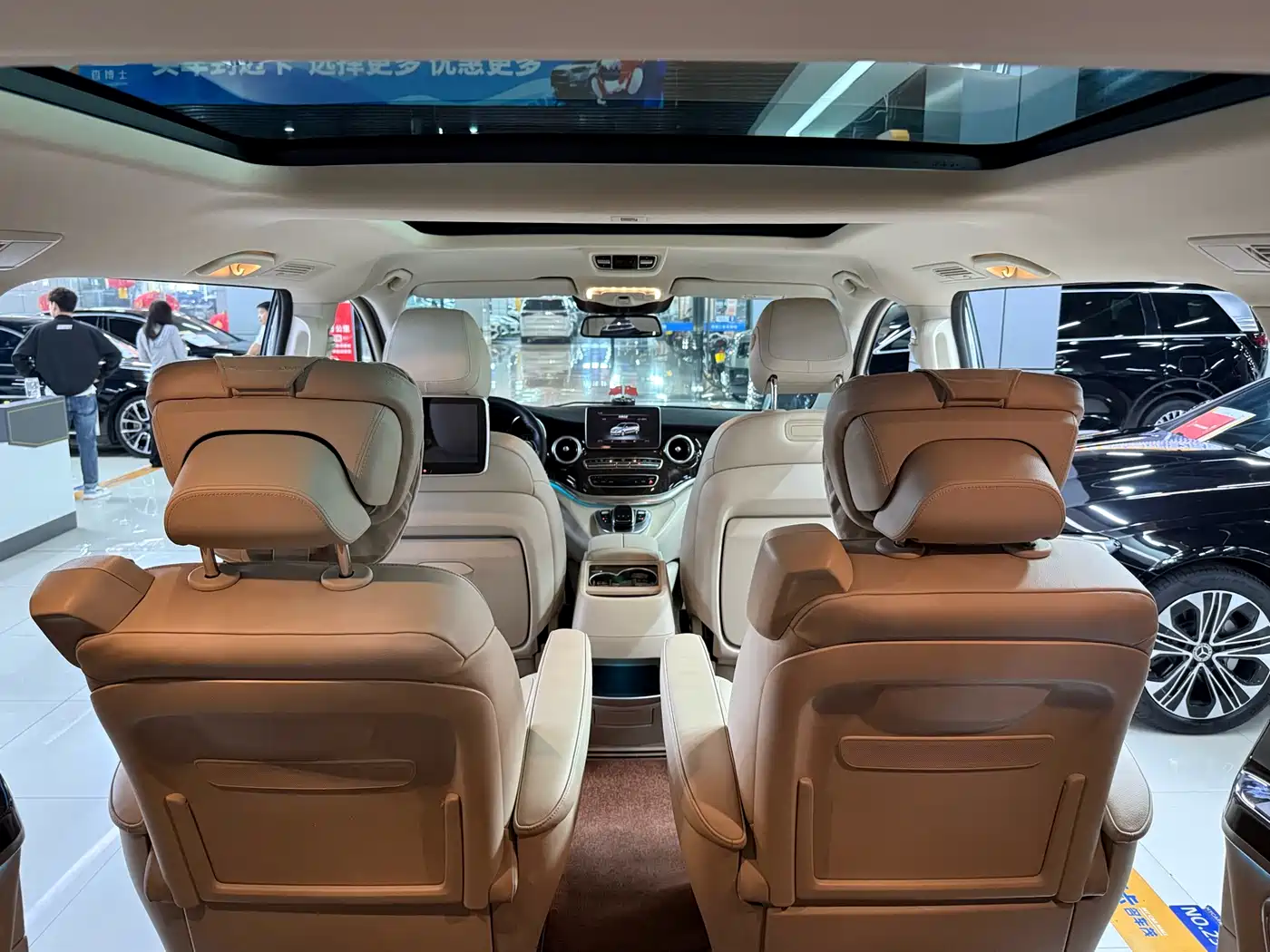 Mercedes-Benz V-Class 2018 V 260 Premium Edition China VI фото 19