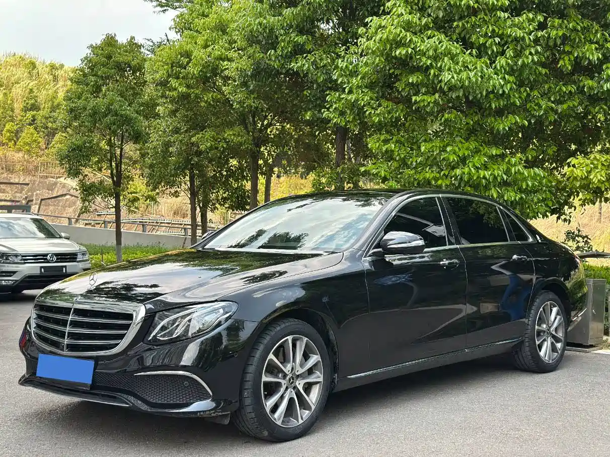 Mercedes-Benz E-Class 2019 E 300 L Fashion