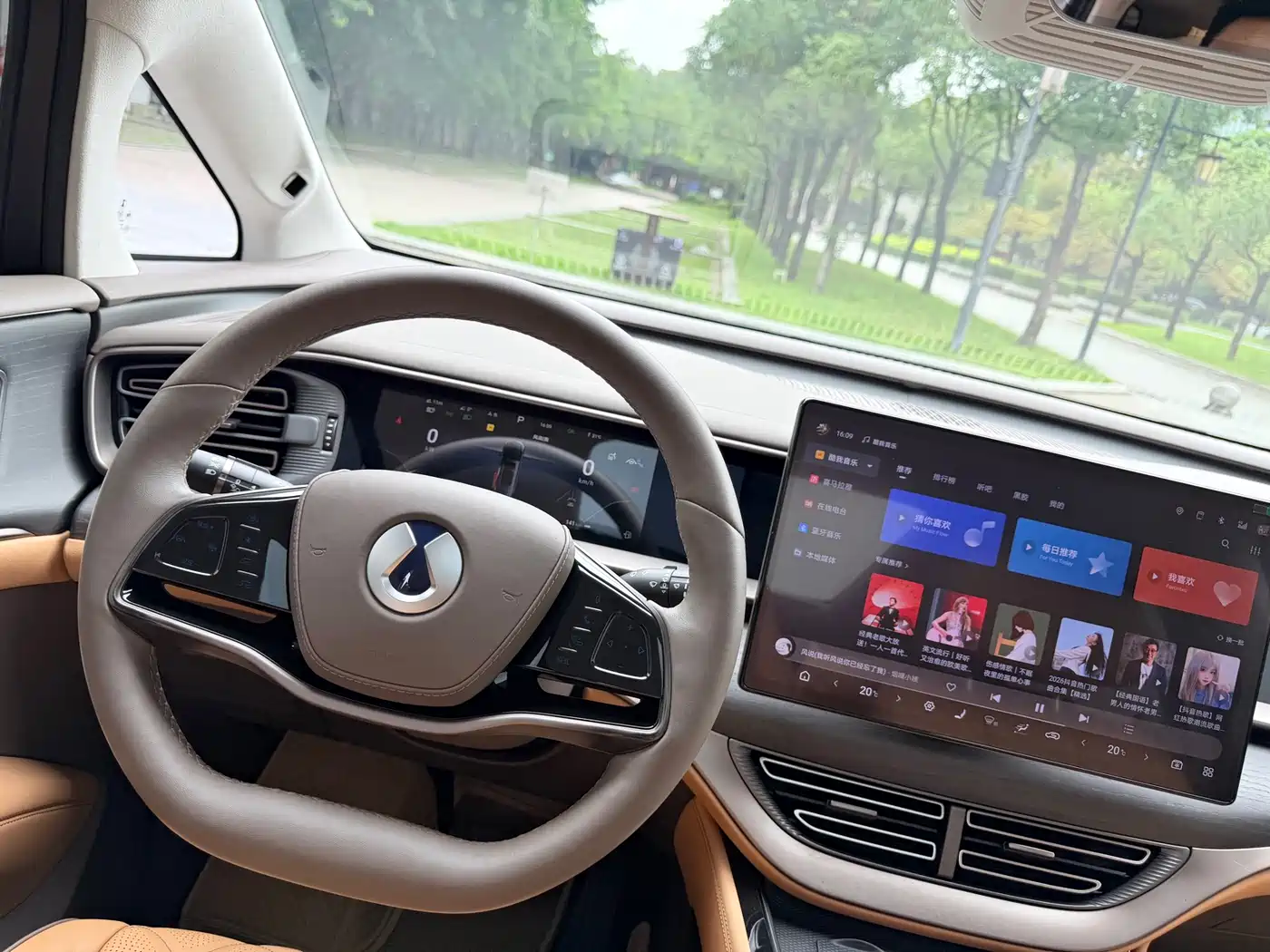 Denza D9 2022 DM-i 970 AWD Flagship фото 11