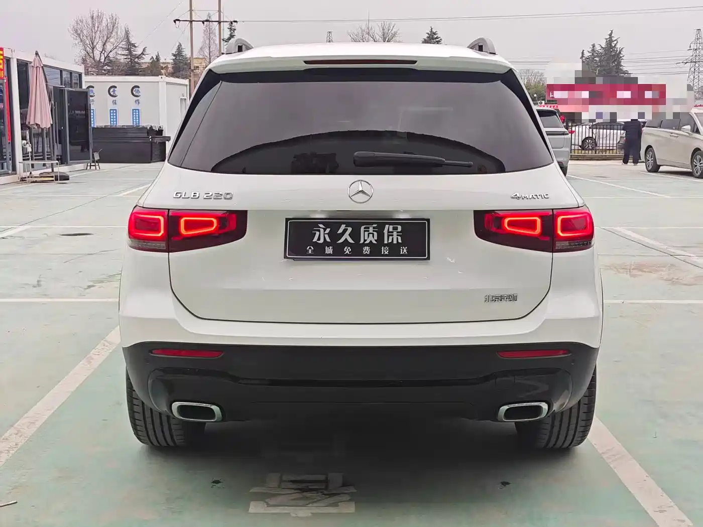 MERCEDES-BENZ GLB