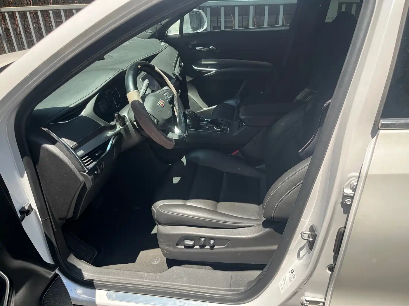 Cadillac XT4 2021 28T FWD Premium Edition фото 5