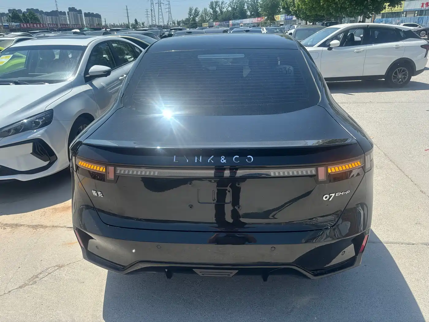 Lynk & Co 07 EM-P 2024 EM-P 126 Long Range Halo фото 6